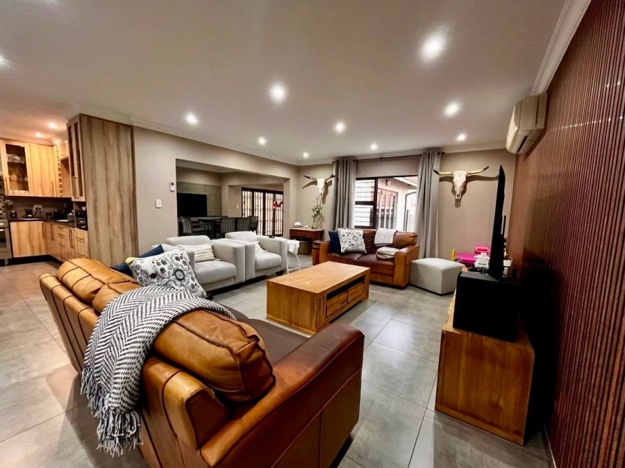 4 Bedroom Property for Sale in Boschdal North West